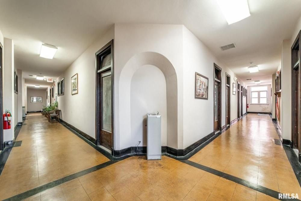 101 S Kickapoo St, Lincoln, IL 62656